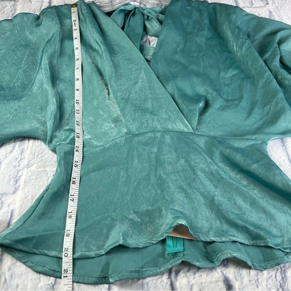 Peachpuff Flowy blouse, satin soft, bowtie back, billowy sleeves, small - Picture 8 of 9